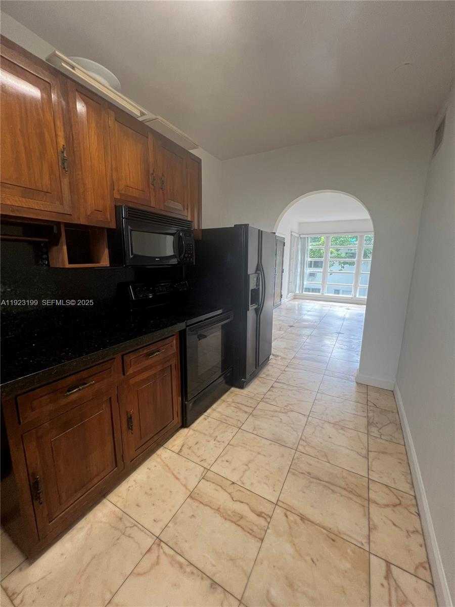 Small Image of 9350 EAST BAY HARBOR DR #6, Bay Harbor Islands Number 16