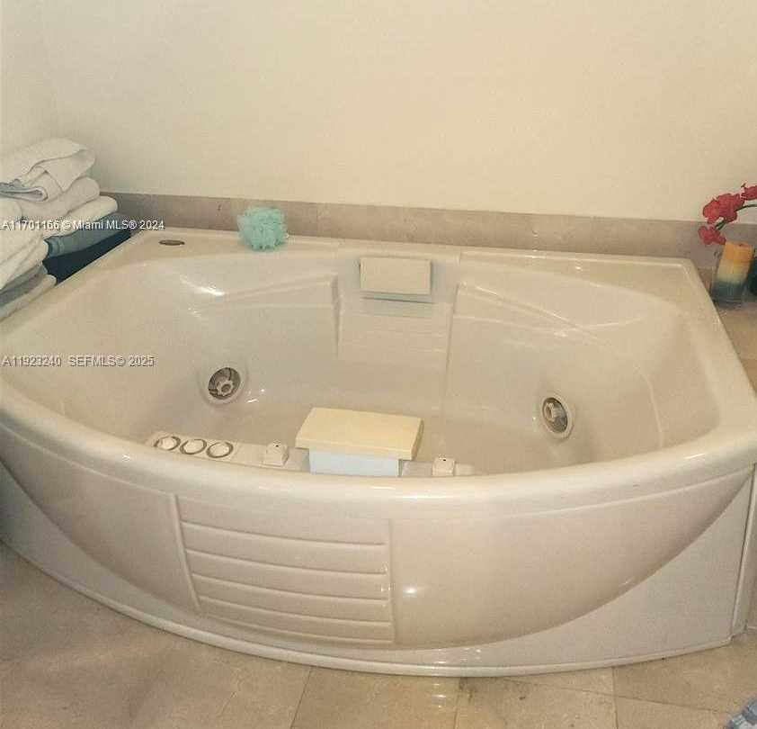 Small Image of 18101 COLLINS AVE #1608, Sunny Isles Beach Number 12