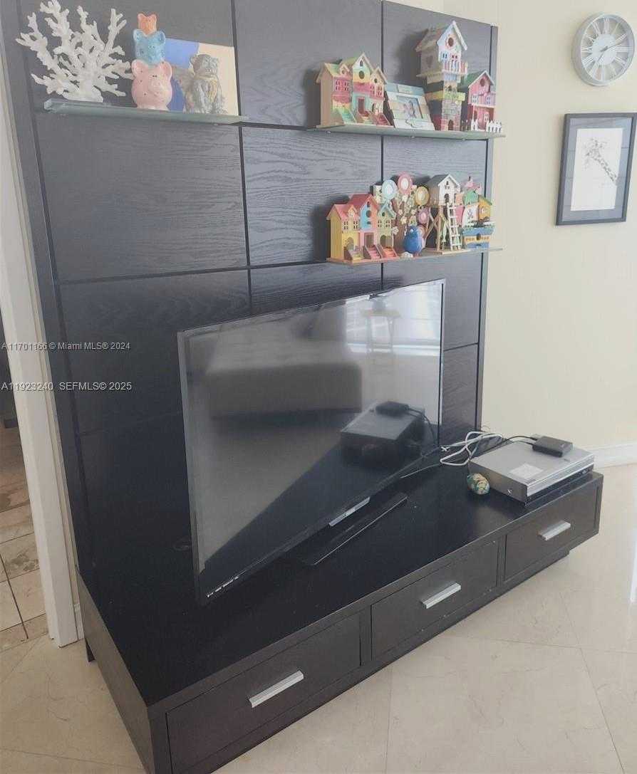 Small Image of 18101 COLLINS AVE #1608, Sunny Isles Beach Number 8