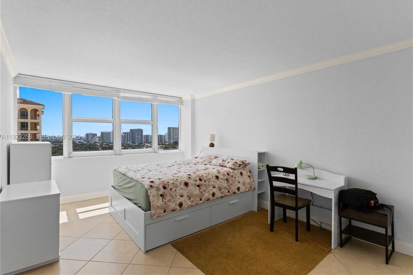 Small Image of 2030 SOUTH OCEAN DR #1710, Hallandale Beach Number 19