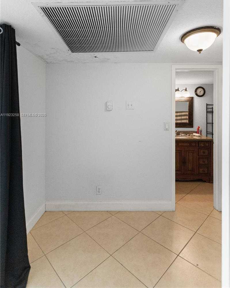 Small Image of 2030 SOUTH OCEAN DR #1710, Hallandale Beach Number 23