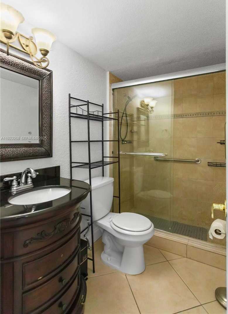 Small Image of 2030 SOUTH OCEAN DR #1710, Hallandale Beach Number 31