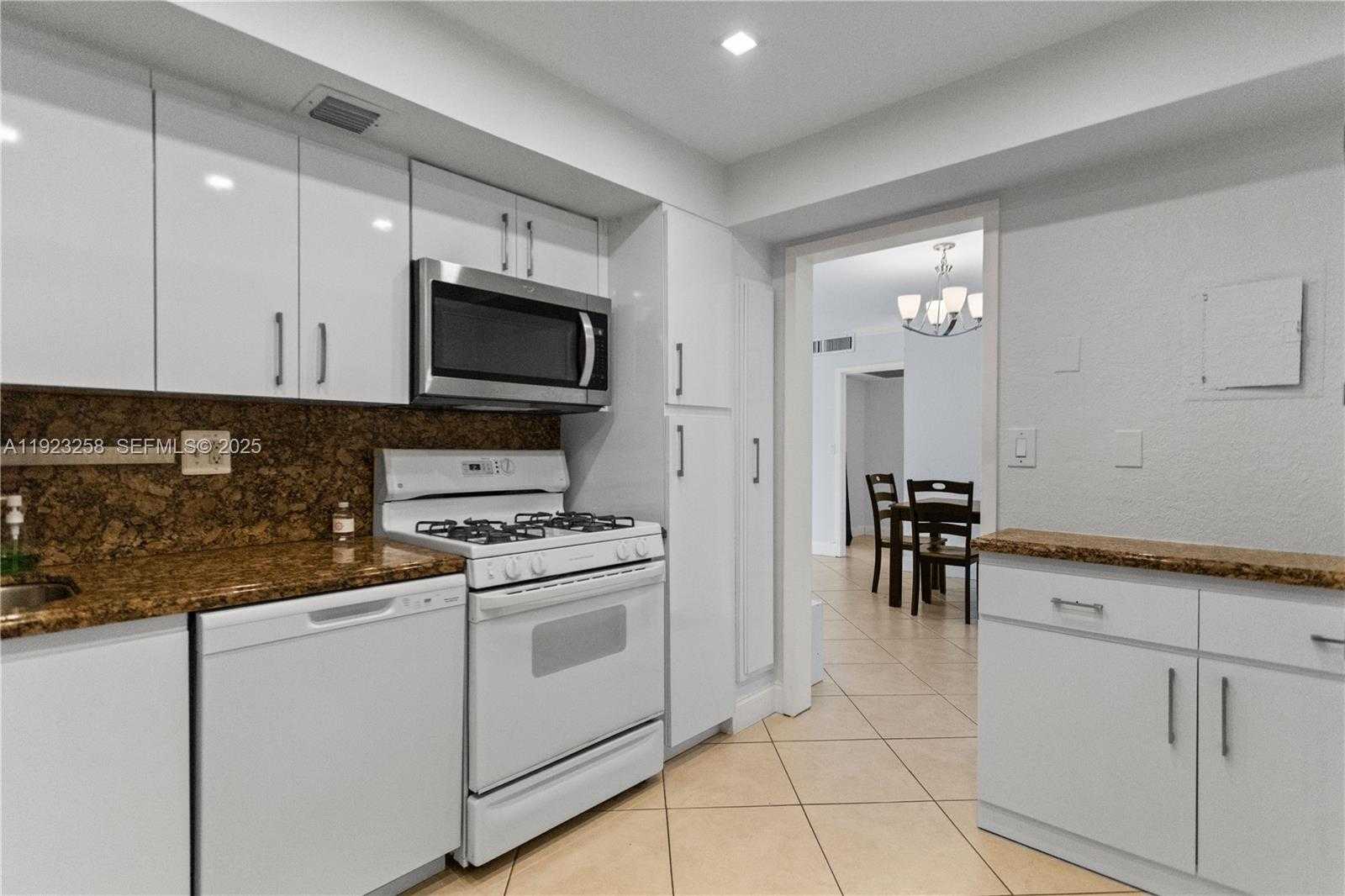 Small Image of 2030 SOUTH OCEAN DR #1710, Hallandale Beach Number 4