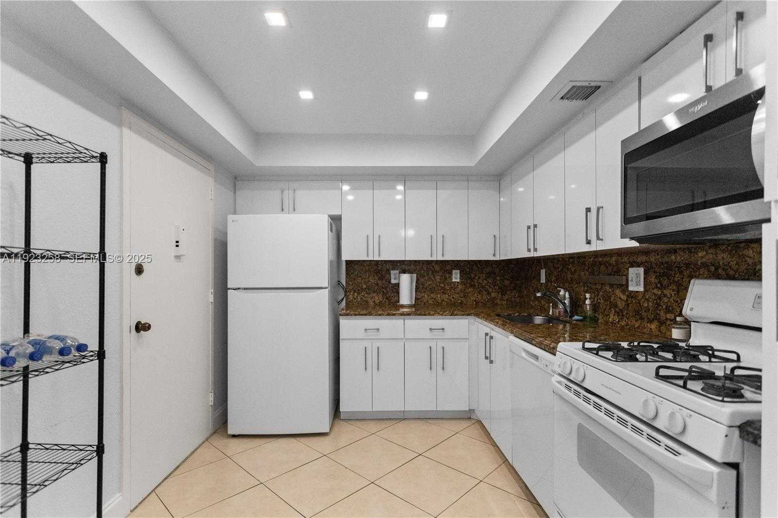 Small Image of 2030 SOUTH OCEAN DR #1710, Hallandale Beach Number 5