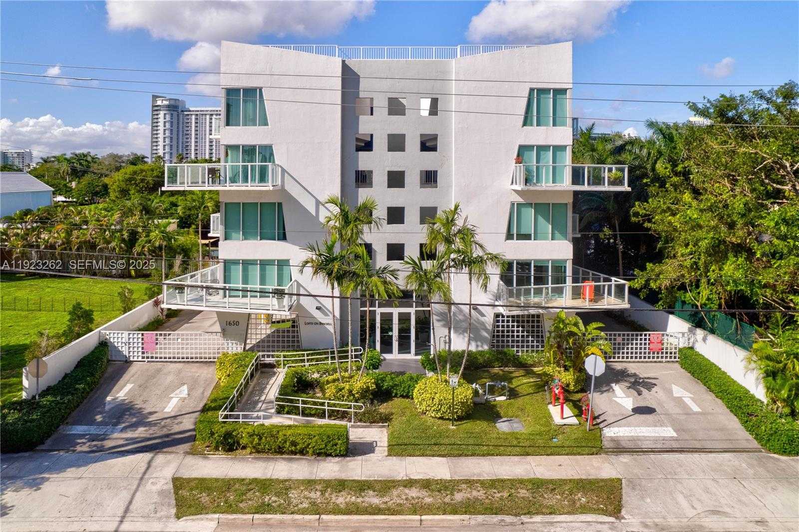 Small Image of 1650 BRICKELL AVE #106, Miami Number 1