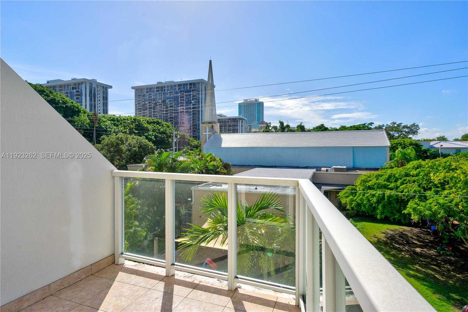 Small Image of 1650 BRICKELL AVE #106, Miami Number 27