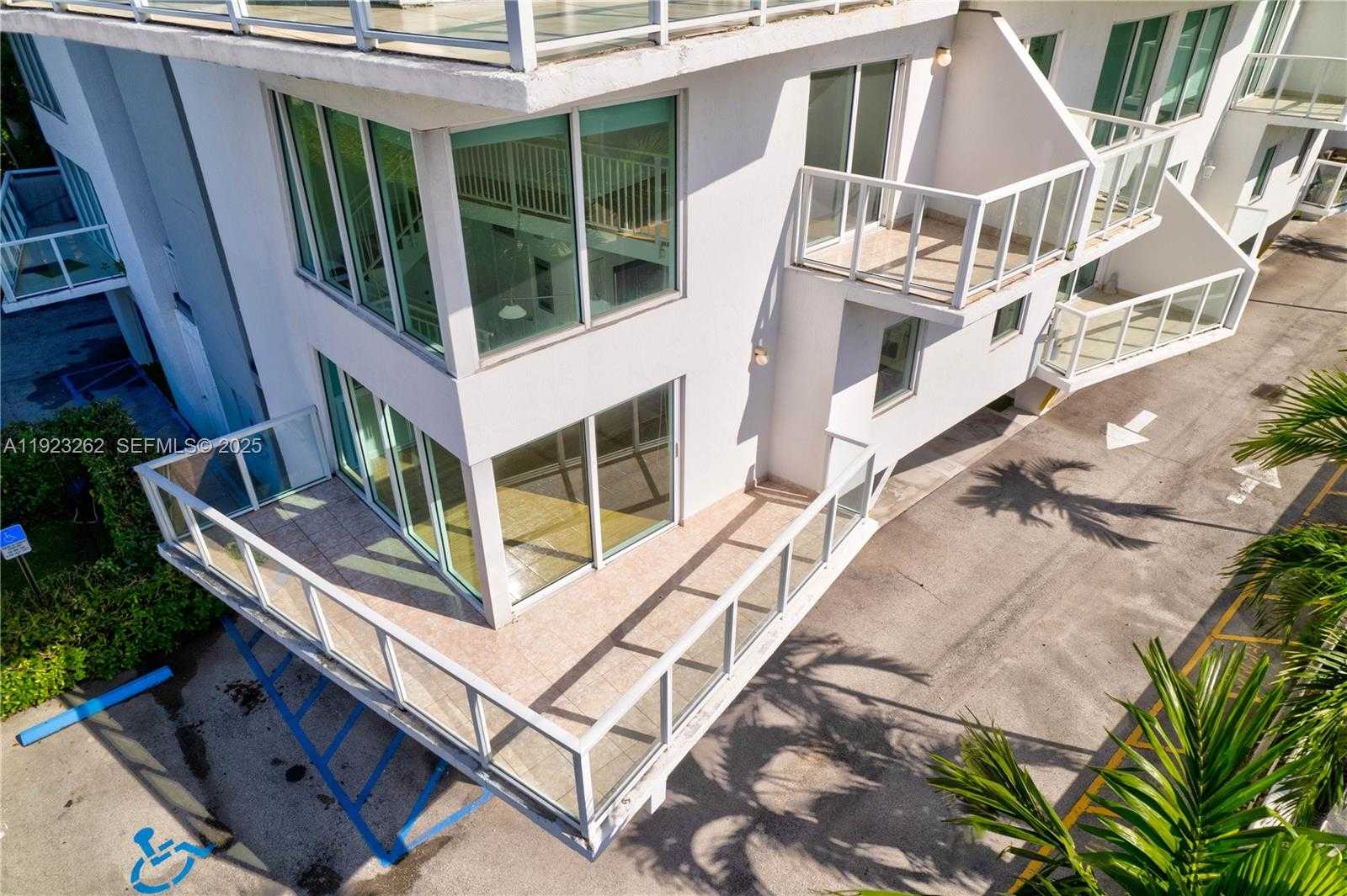 Small Image of 1650 BRICKELL AVE #106, Miami Number 29