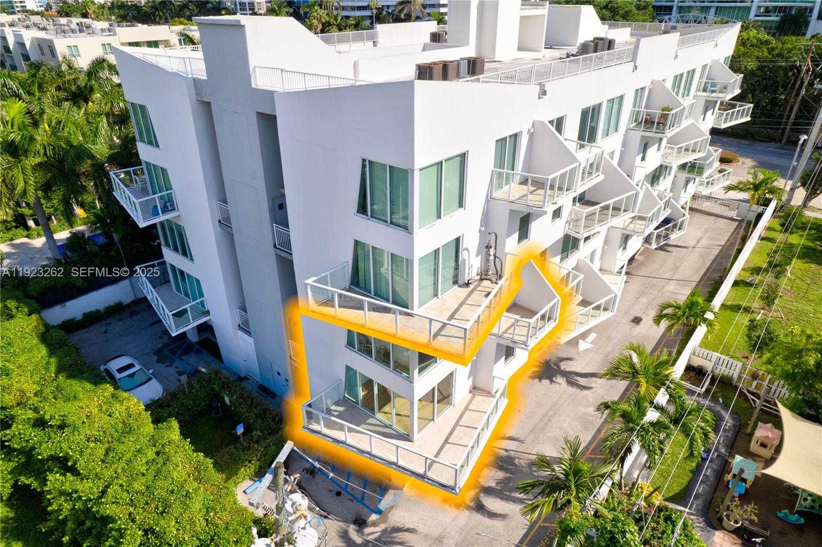 Small Image of 1650 BRICKELL AVE #106, Miami Number 8