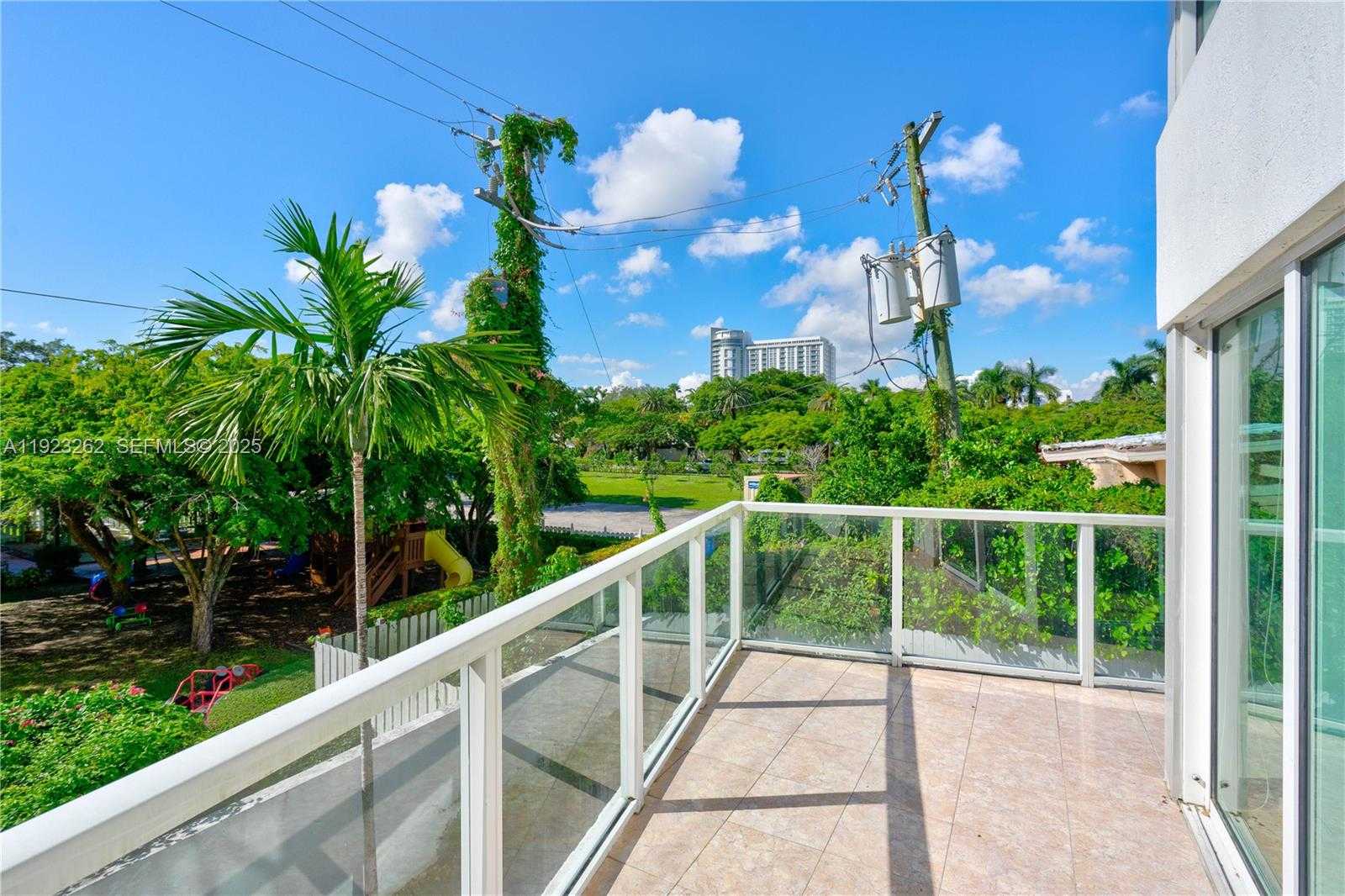 Small Image of 1650 BRICKELL AVE #106, Miami Number 9