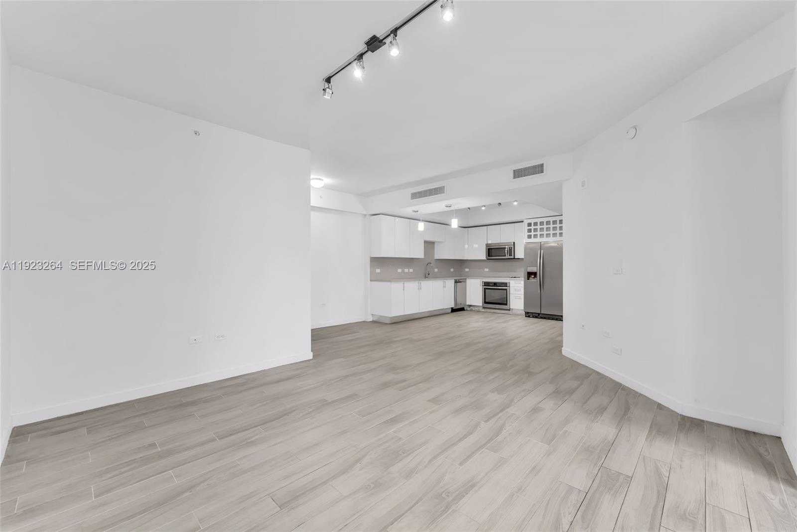 Small Image of 999 SOUTH WEST 1ST AVE #2801, Miami Number 5