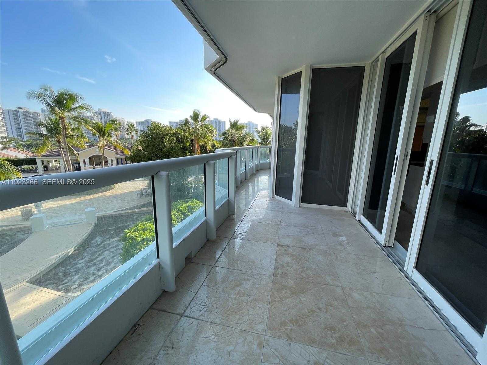 Small Image of 21055 YACHT CLUB DR #610, Aventura Number 15