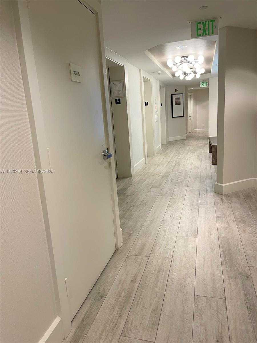 Small Image of 21055 YACHT CLUB DR #610, Aventura Number 17