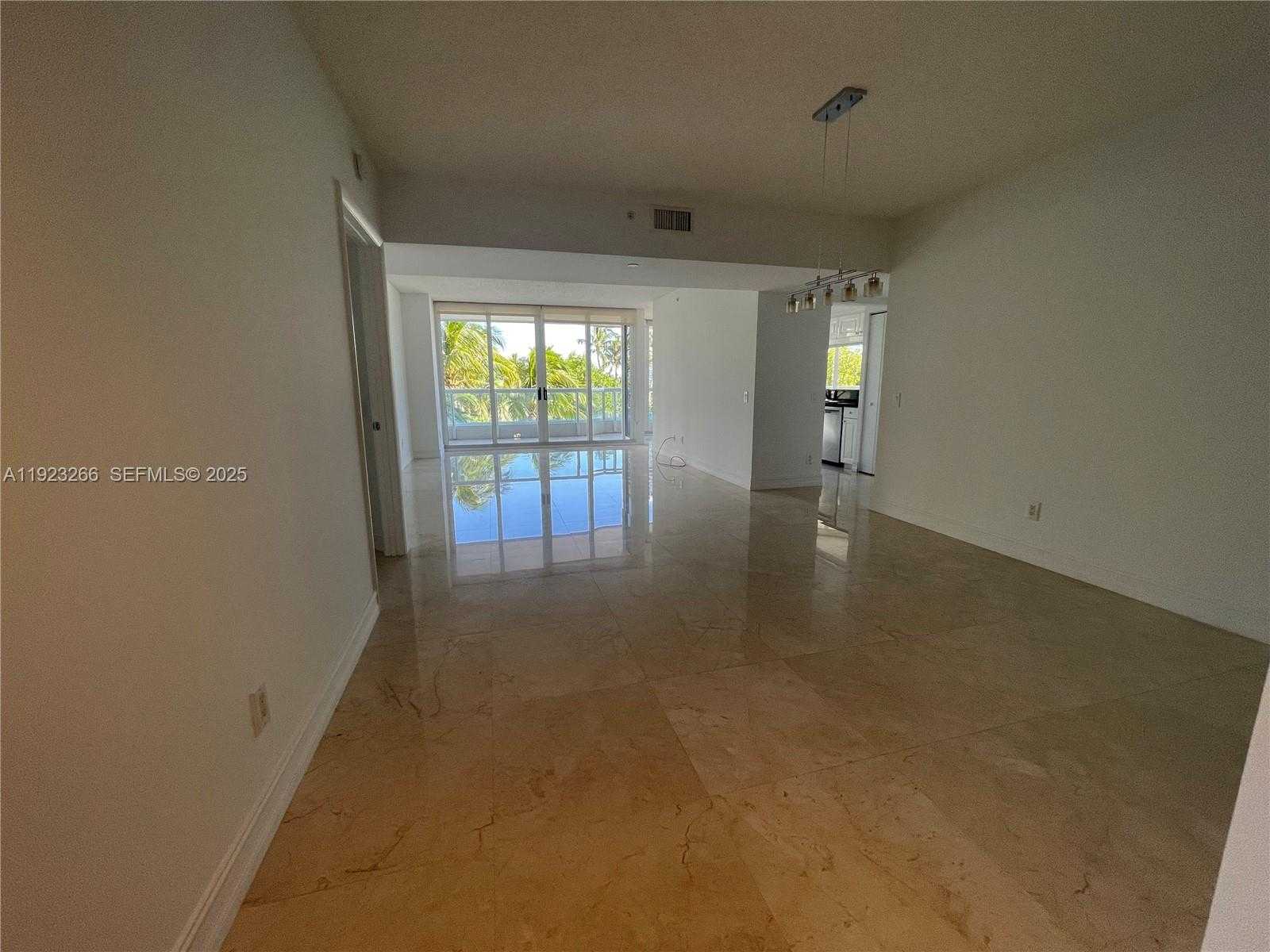 Small Image of 21055 YACHT CLUB DR #610, Aventura Number 4
