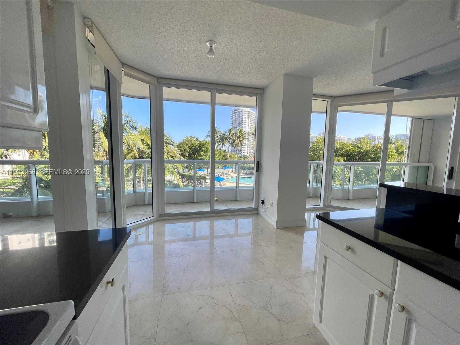 Small Image of 21055 YACHT CLUB DR #610, Aventura Number 5