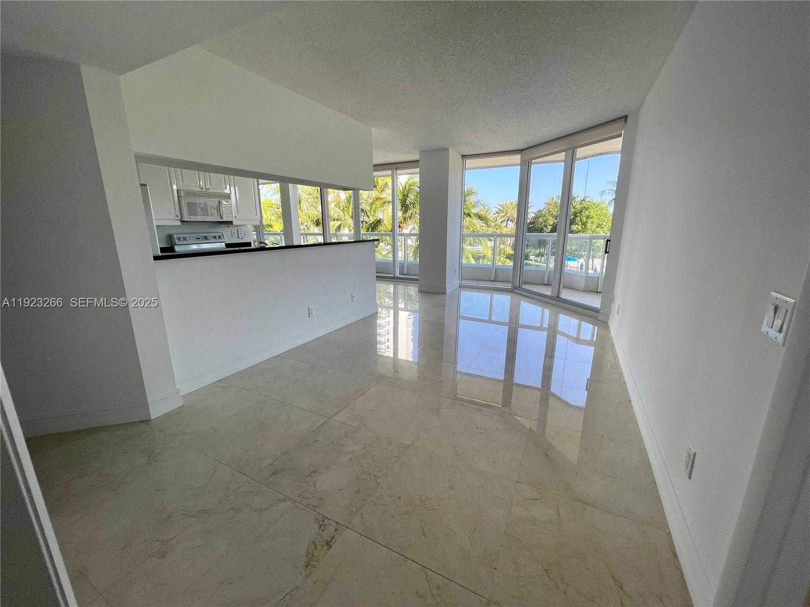 Small Image of 21055 YACHT CLUB DR #610, Aventura Number 7