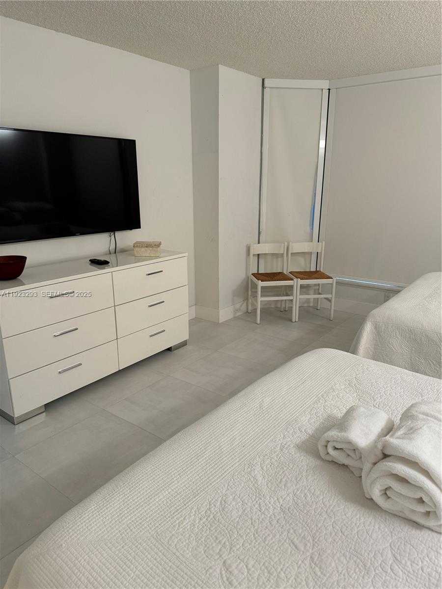 Imagen de Pequeño Objeto