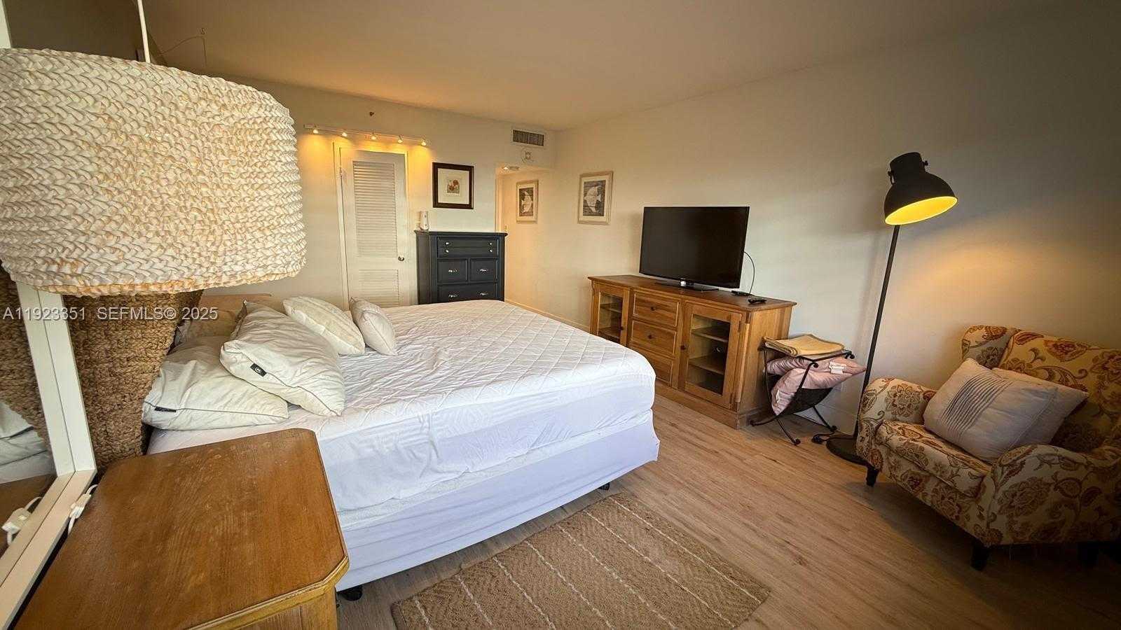 Small Image of 100 LINCOLN RD #410, Miami Beach Number 10