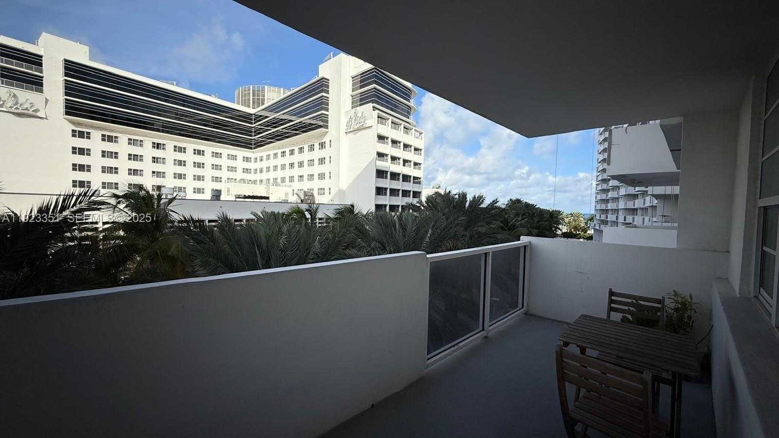 Small Image of 100 LINCOLN RD #410, Miami Beach Number 4
