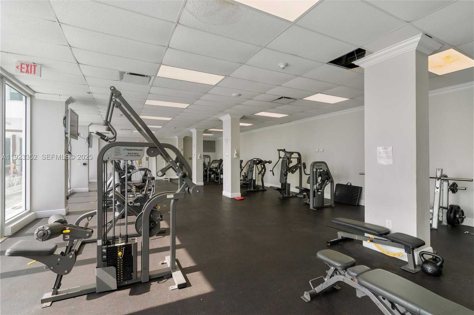 Small Image of 7135 COLLINS AVE #PH31, Miami Beach Number 11