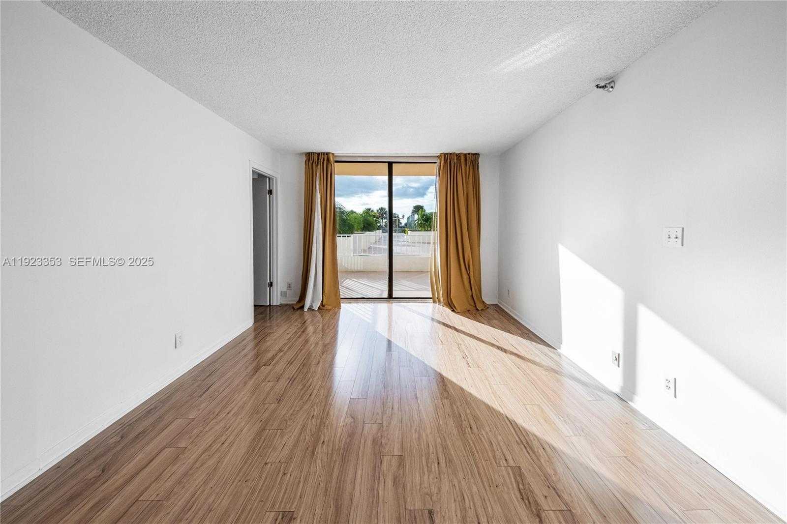 Small Image of 290 174TH ST #307, Sunny Isles Beach Number 3