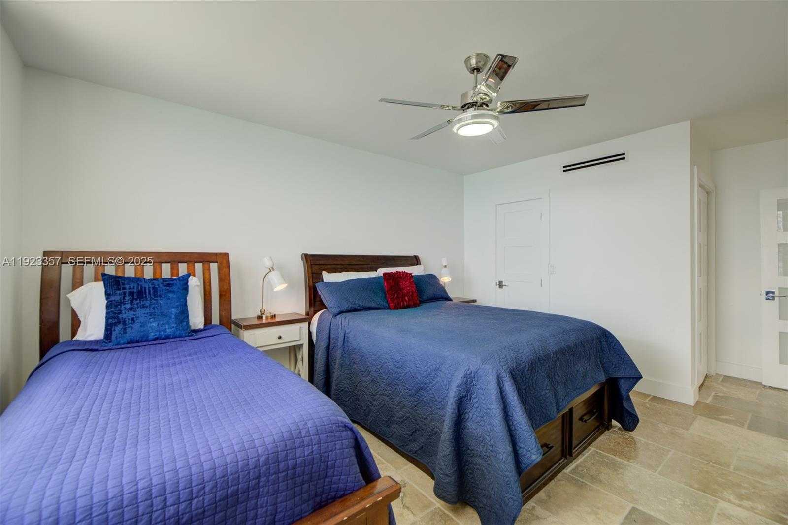 Imagen de Pequeño Objeto