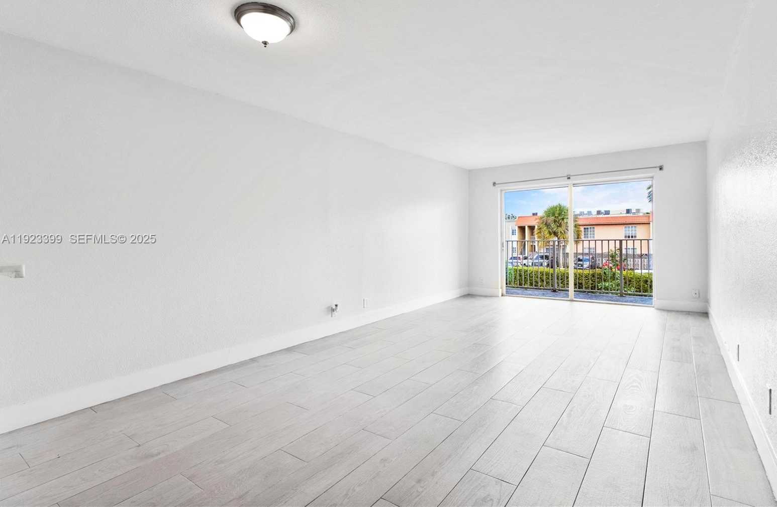 Small Image of 5201 GENEVA WAY #211, Doral Number 10