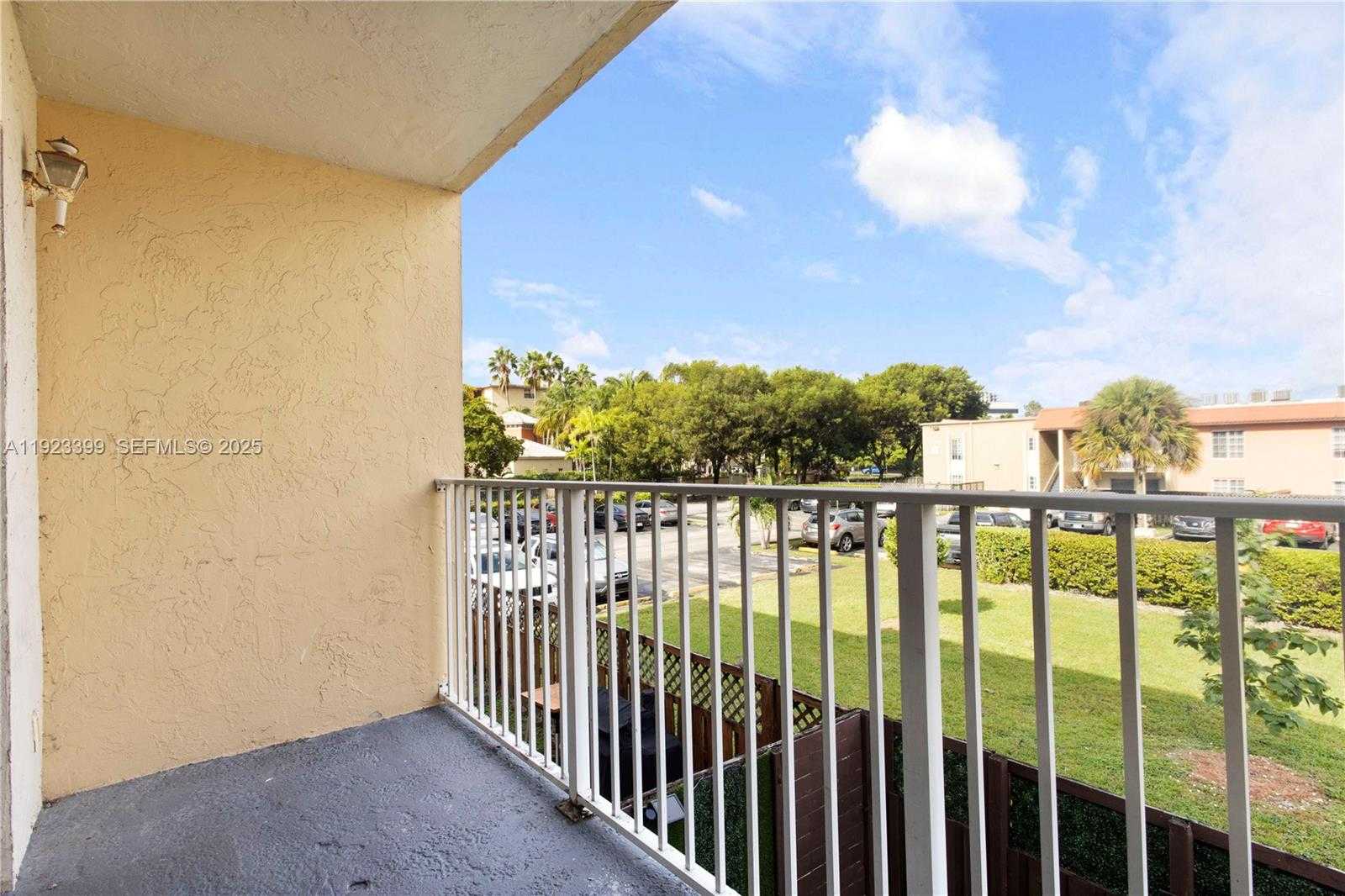 Small Image of 5201 GENEVA WAY #211, Doral Number 14