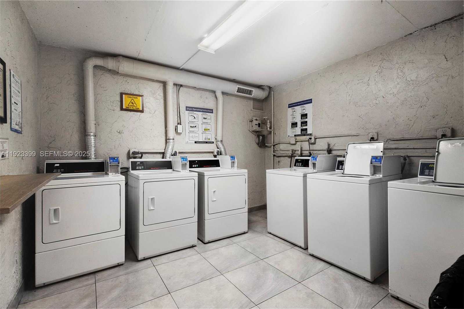 Small Image of 5201 GENEVA WAY #211, Doral Number 25