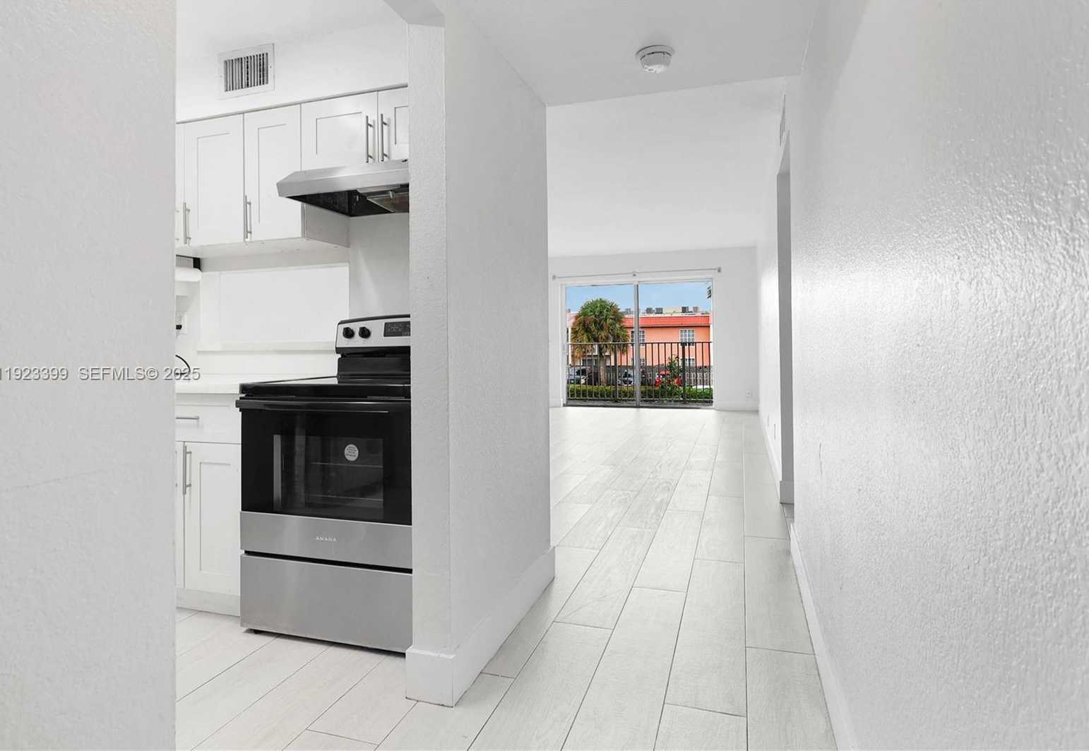 Small Image of 5201 GENEVA WAY #211, Doral Number 6