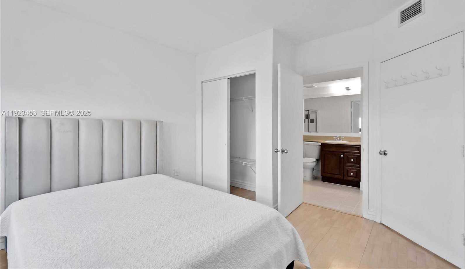 Small Image of 1330 WEST AVE #1009, Miami Beach Number 17