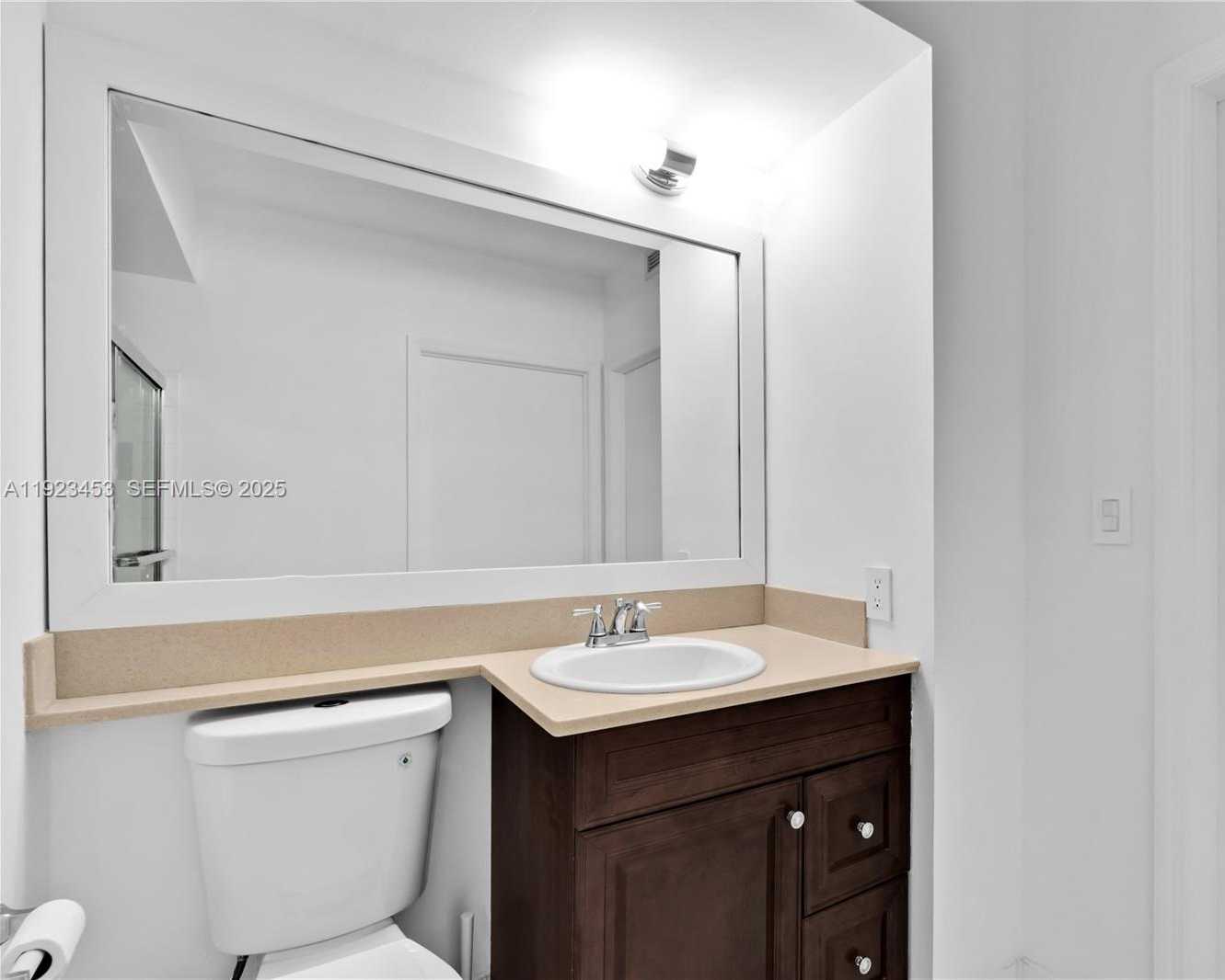 Small Image of 1330 WEST AVE #1009, Miami Beach Number 19