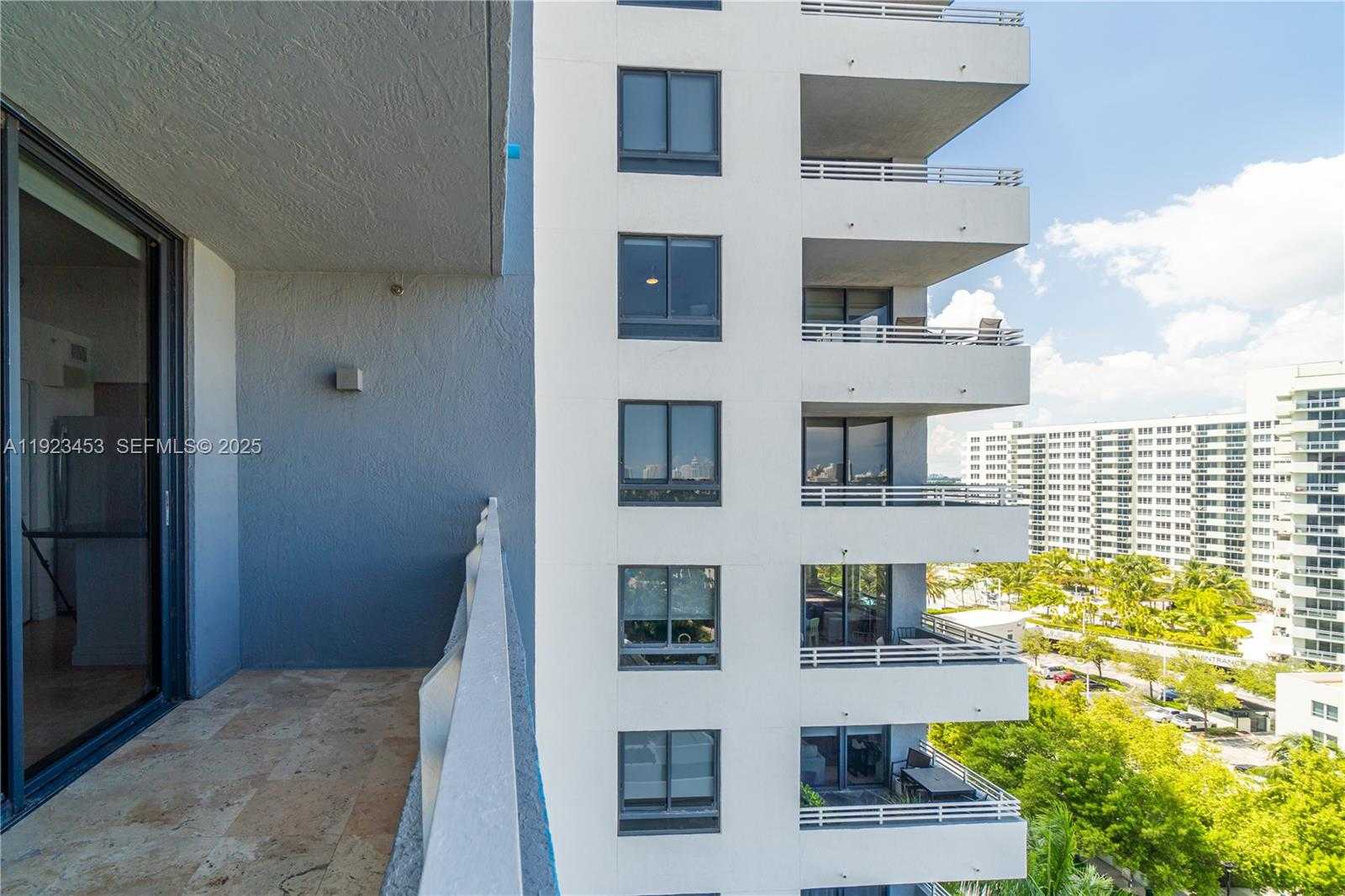 Small Image of 1330 WEST AVE #1009, Miami Beach Number 42