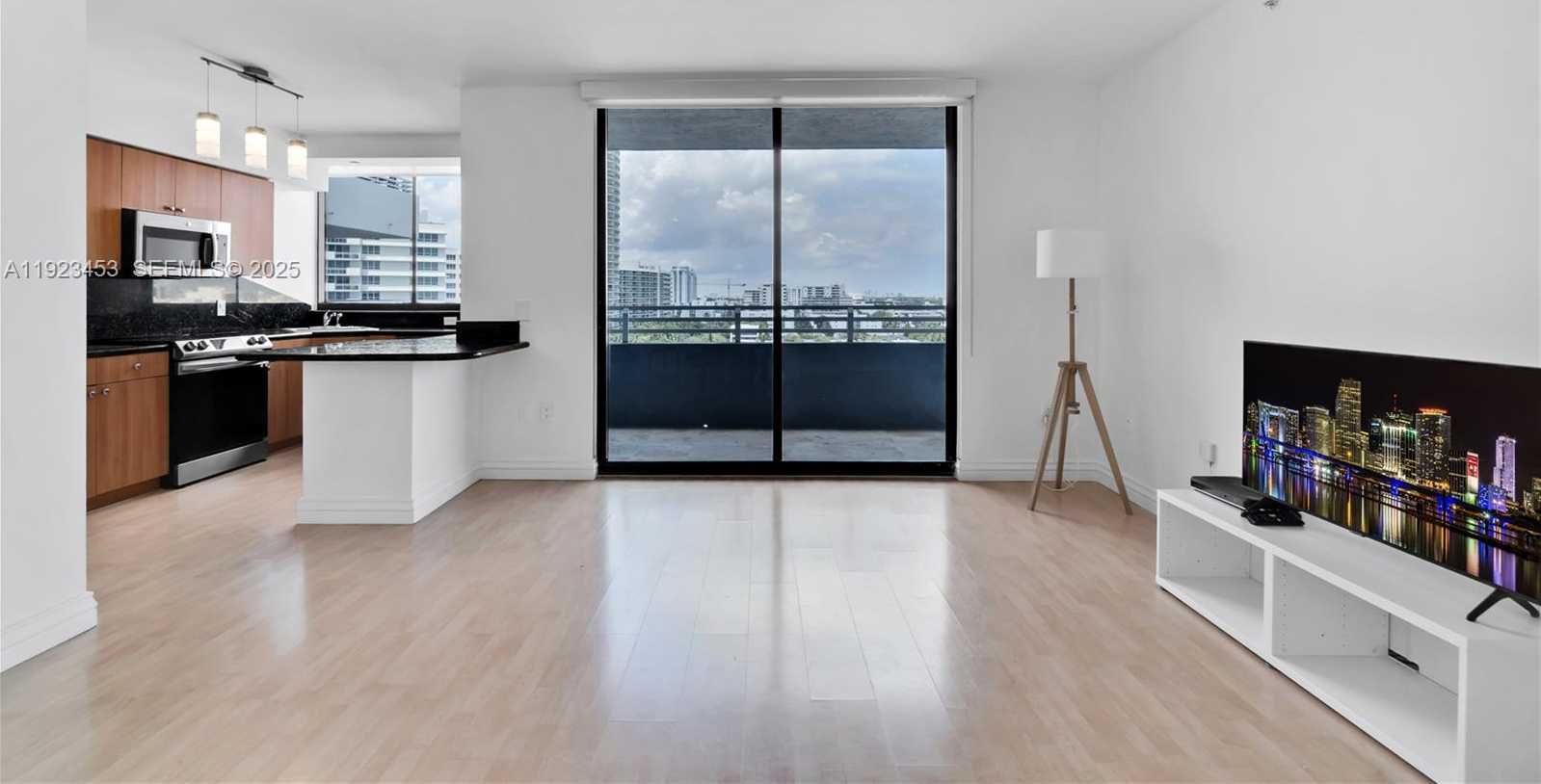 Small Image of 1330 WEST AVE #1009, Miami Beach Number 8