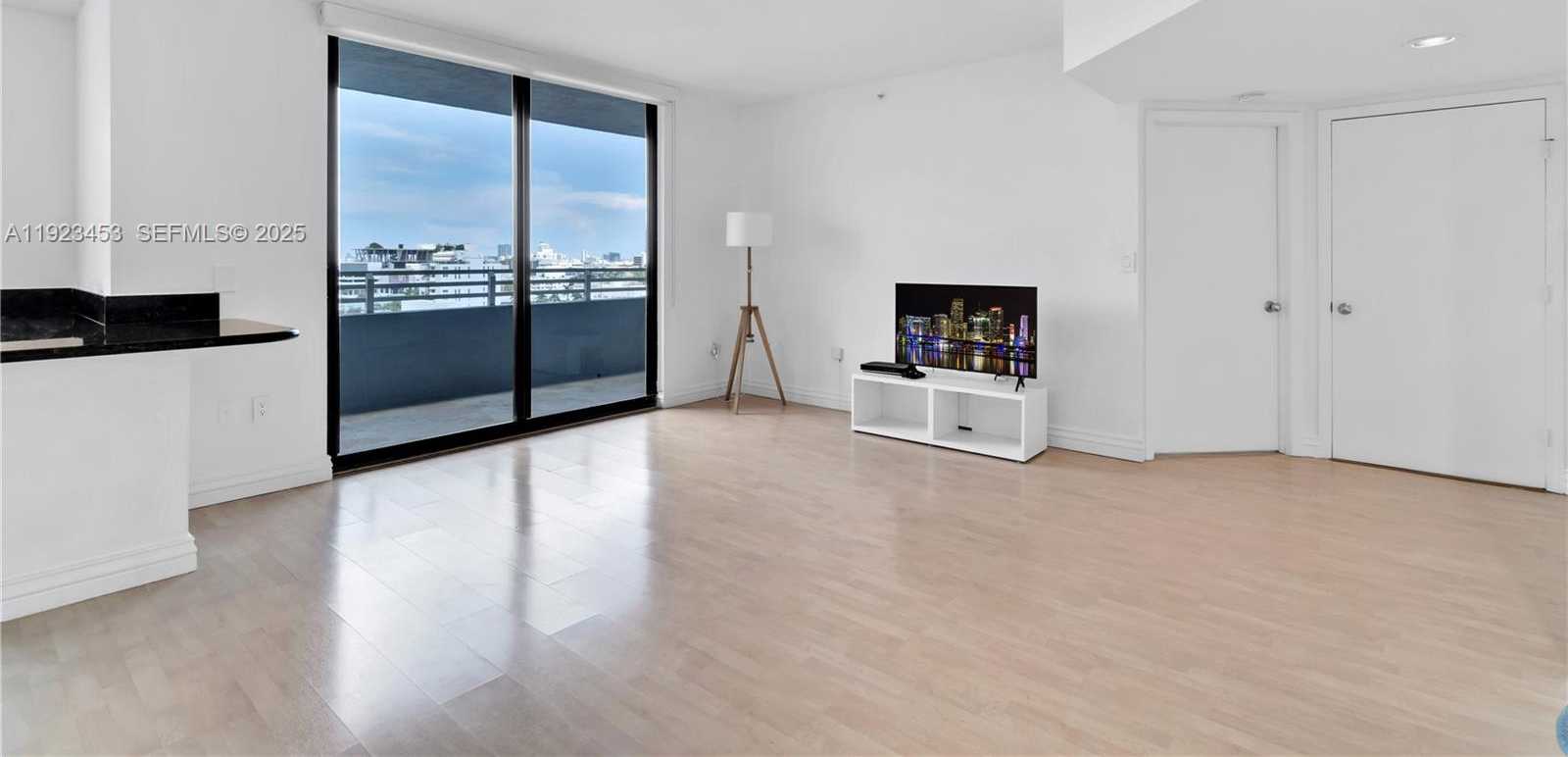 Small Image of 1330 WEST AVE #1009, Miami Beach Number 9