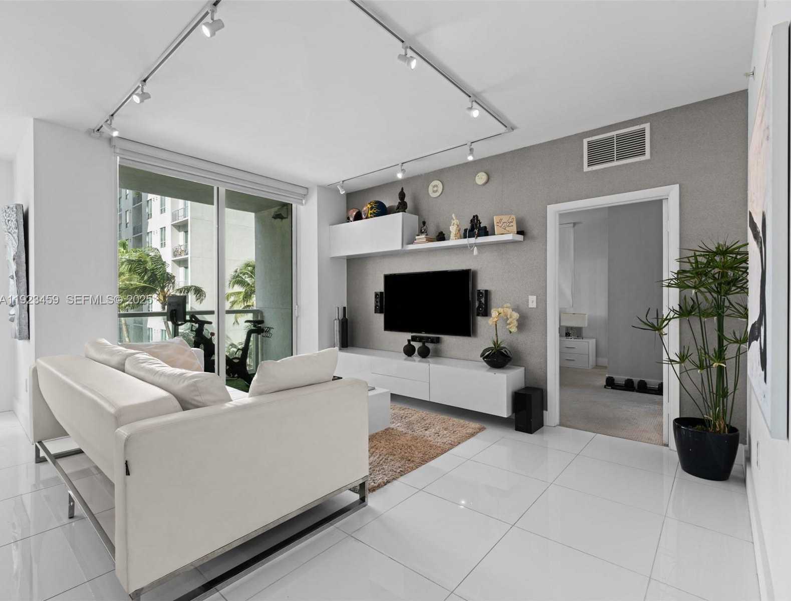 Imagen de Pequeño Objeto