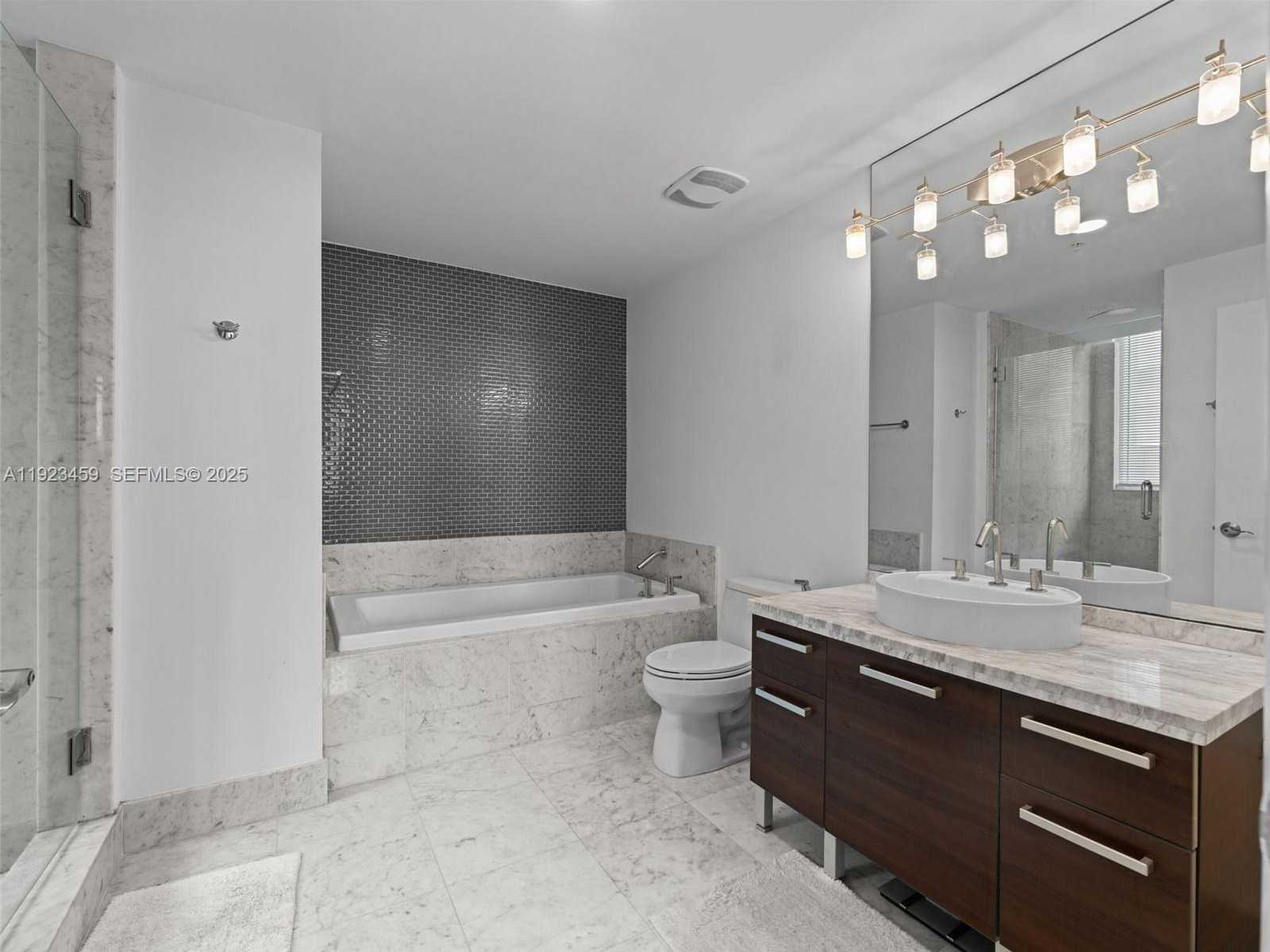 Imagen de Pequeño Objeto