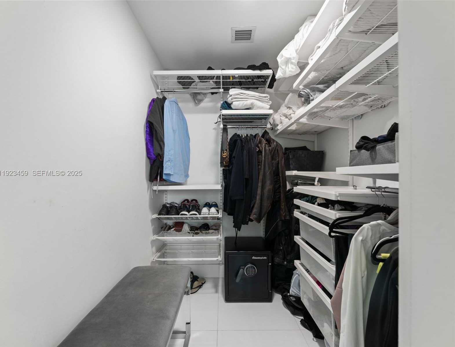 Imagen de Pequeño Objeto