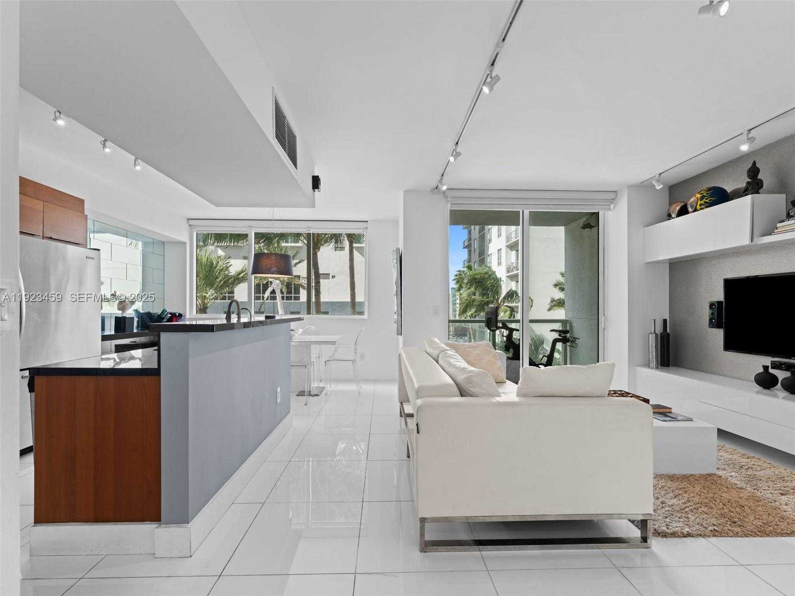 Imagen de Pequeño Objeto