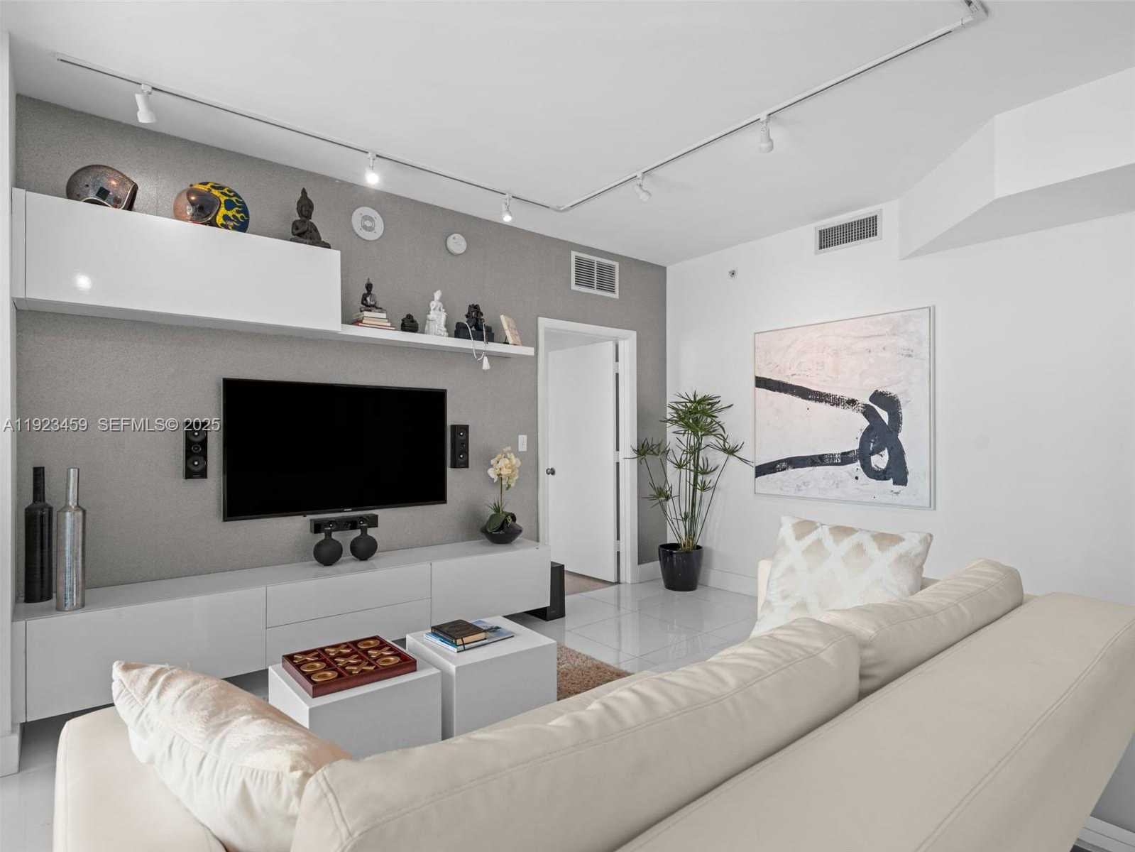 Imagen de Pequeño Objeto