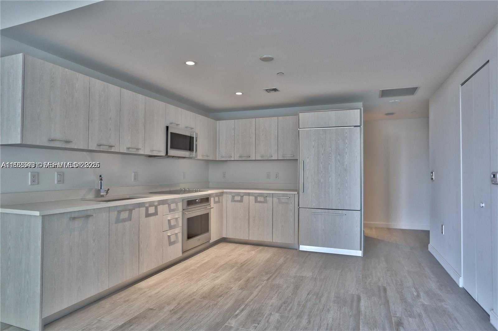 Small Image of 55 SOUTH WEST 9TH ST #1910, Miami Number 3