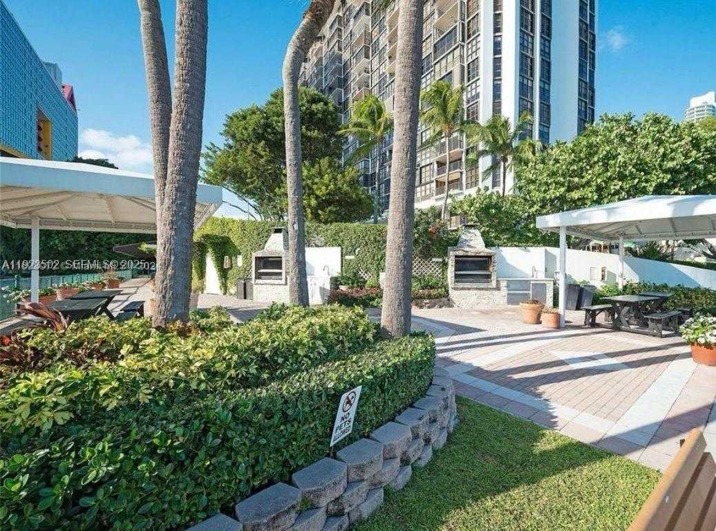 Small Image of 1865 BRICKELL AVE #A604, Miami Number 16