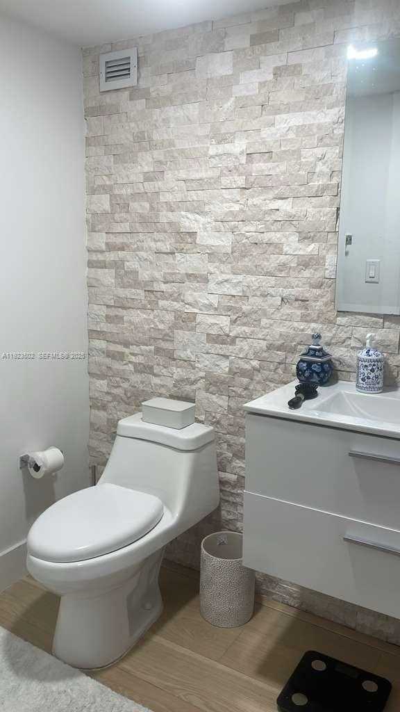 Small Image of 1865 BRICKELL AVE #A604, Miami Number 9