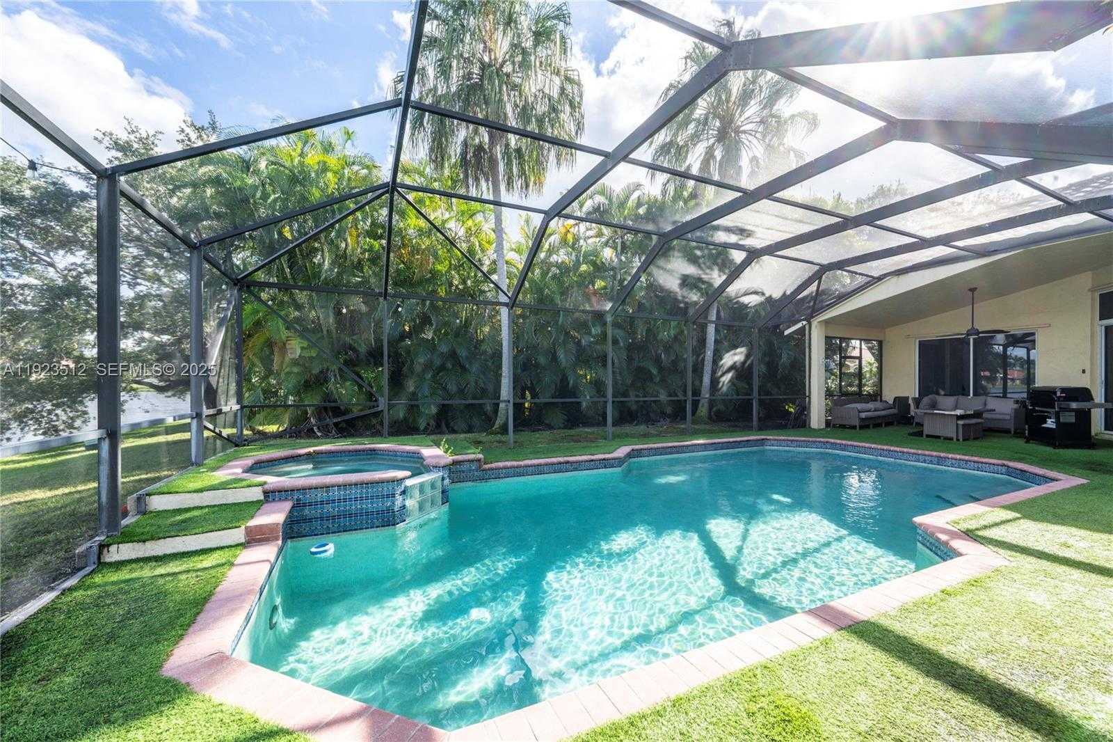 Small Image of 2994 OAKBROOK DR, Weston Number 14