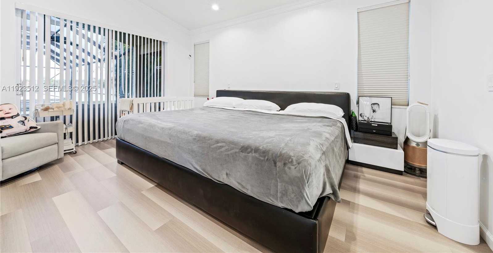 Small Image of 2994 OAKBROOK DR, Weston Number 20