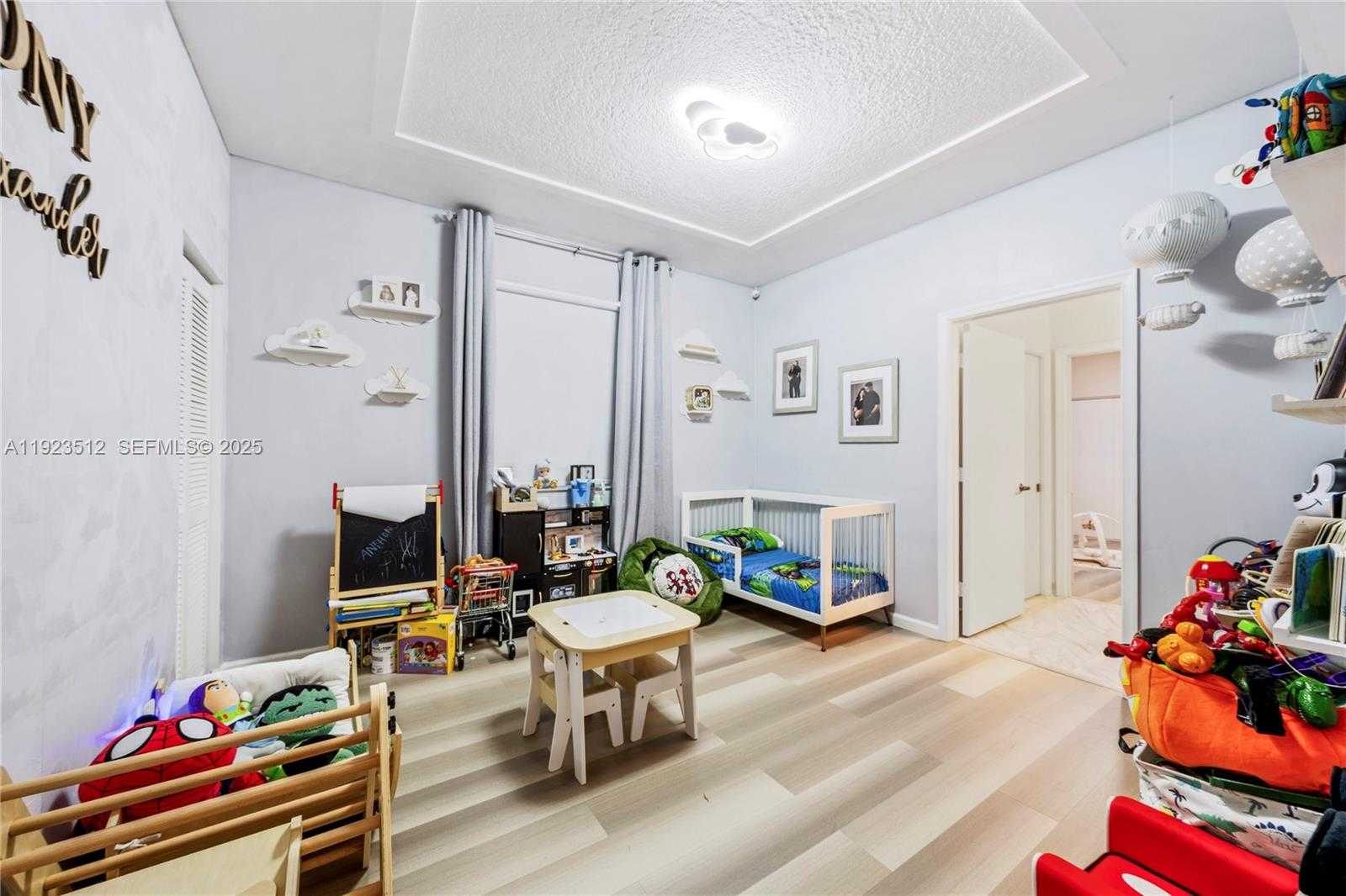 Small Image of 2994 OAKBROOK DR, Weston Number 25