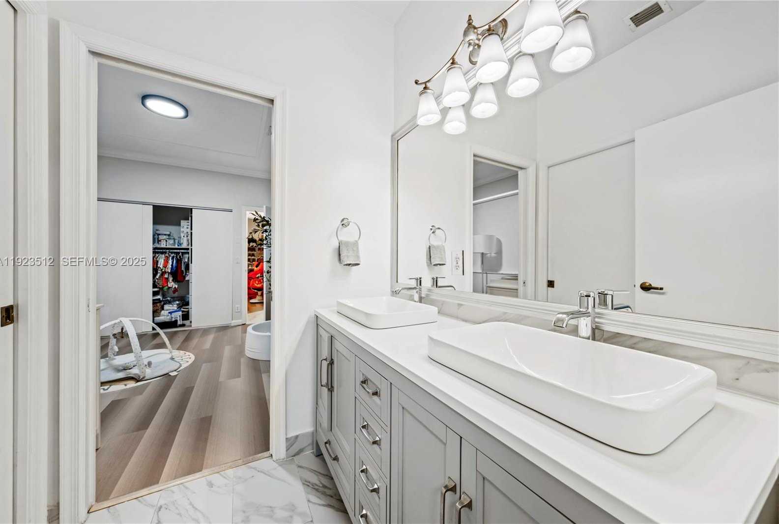 Small Image of 2994 OAKBROOK DR, Weston Number 26