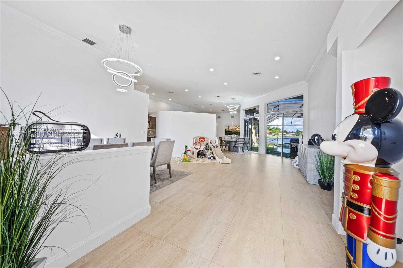 Small Image of 2994 OAKBROOK DR, Weston Number 7