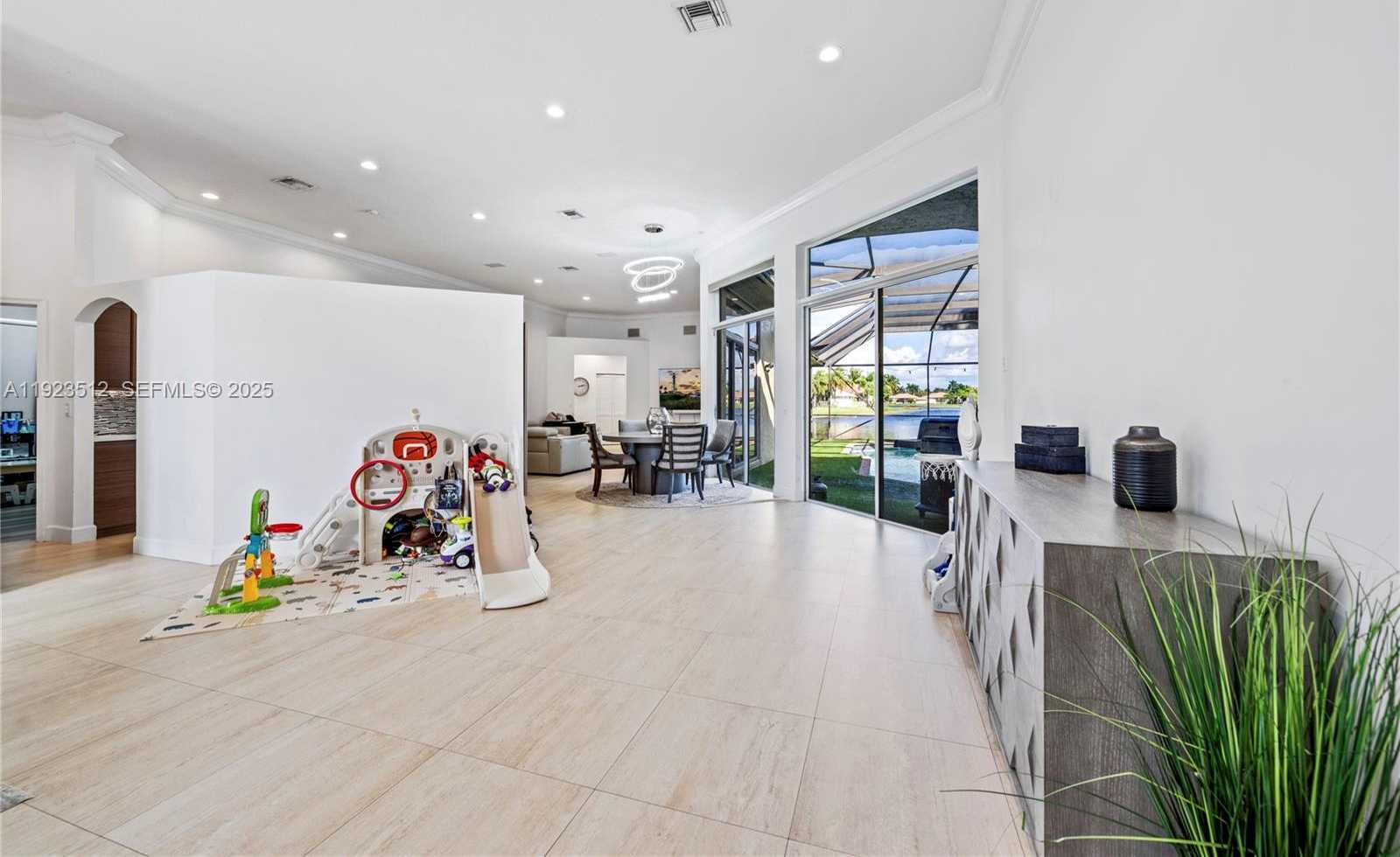 Small Image of 2994 OAKBROOK DR, Weston Number 8