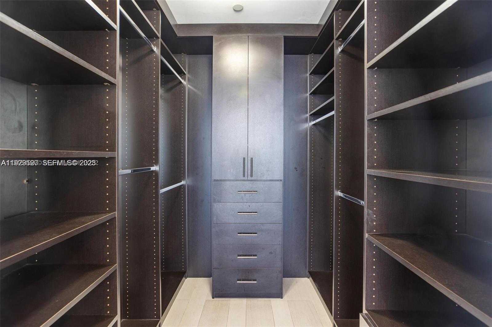 Small Image of 1100 BISCAYNE BLVD #3902, Miami Number 16