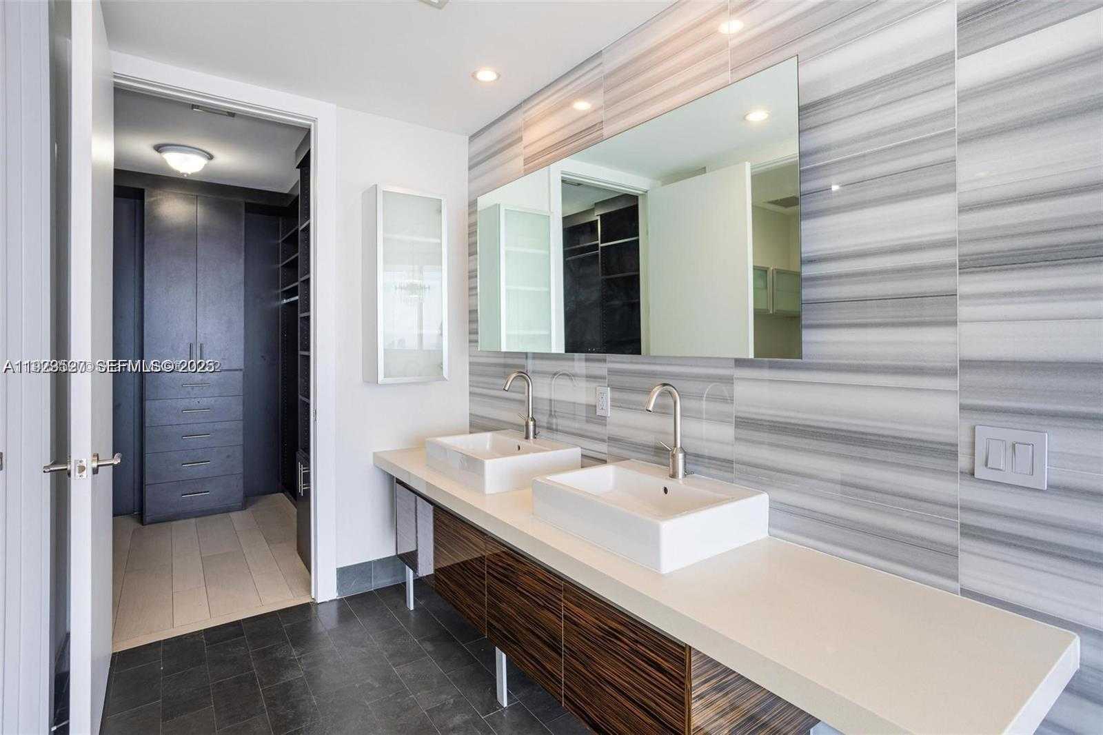 Small Image of 1100 BISCAYNE BLVD #3902, Miami Number 20